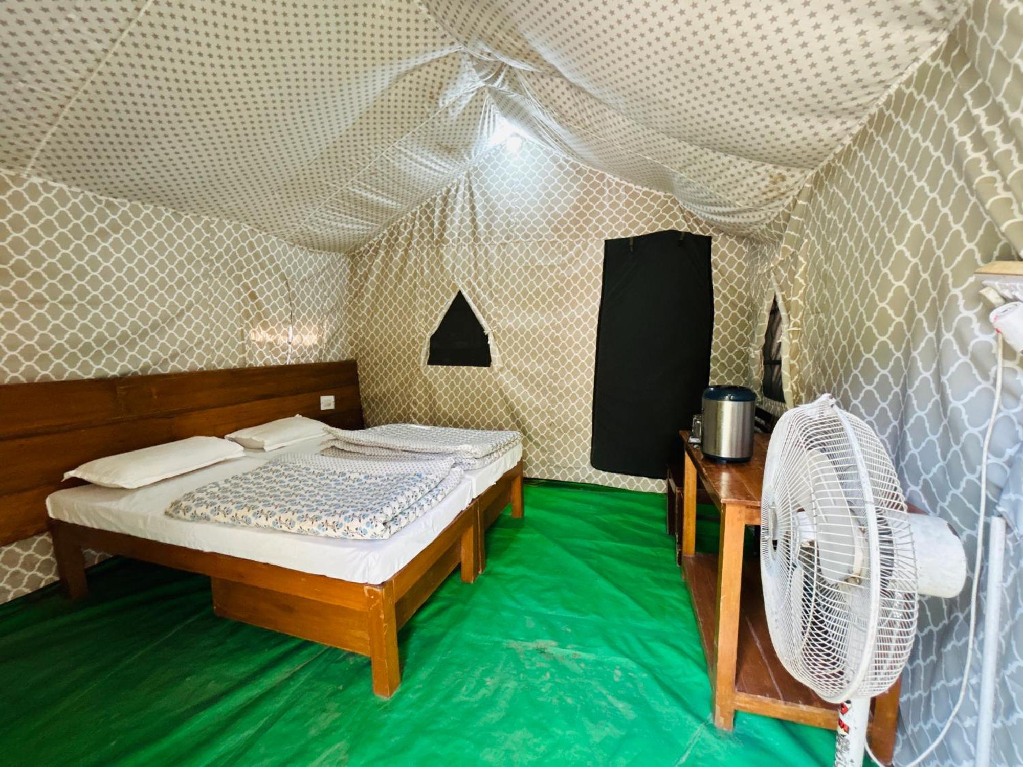 Camp High 5 Jayalgarh Hotel Dangchura Exterior photo